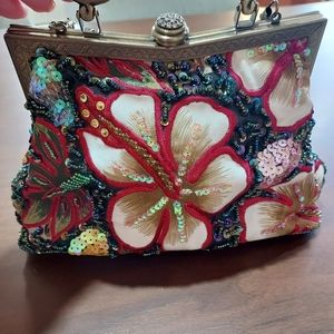 Evening bag on metal frame